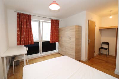  3 Rooms 90 Sec from Elizabeth Line Main Photo