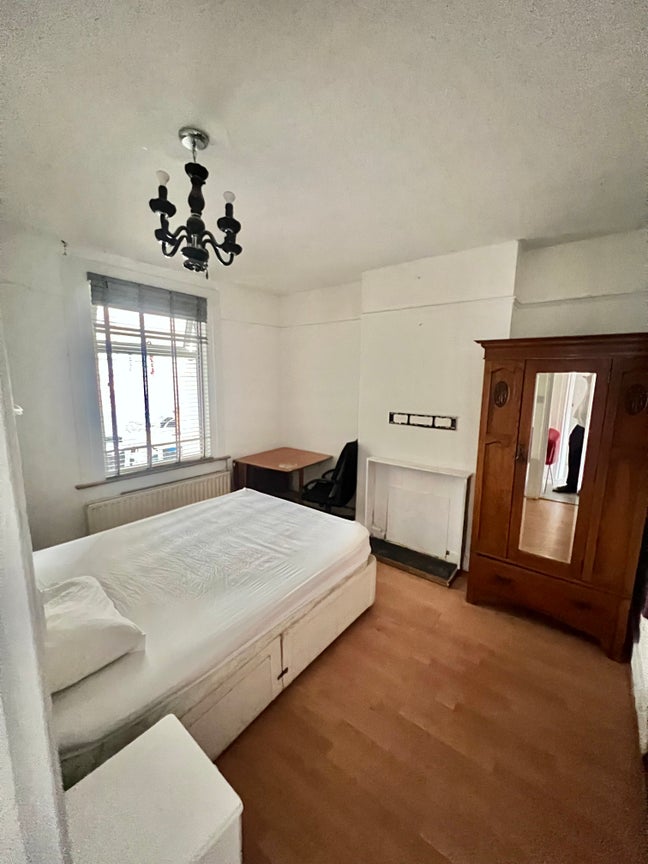 DOUBLE  Room With Free Wifi Main Photo