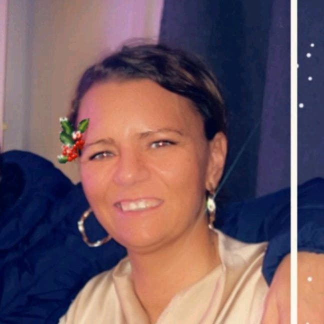 44 year old Female seeks a double room Main Photo