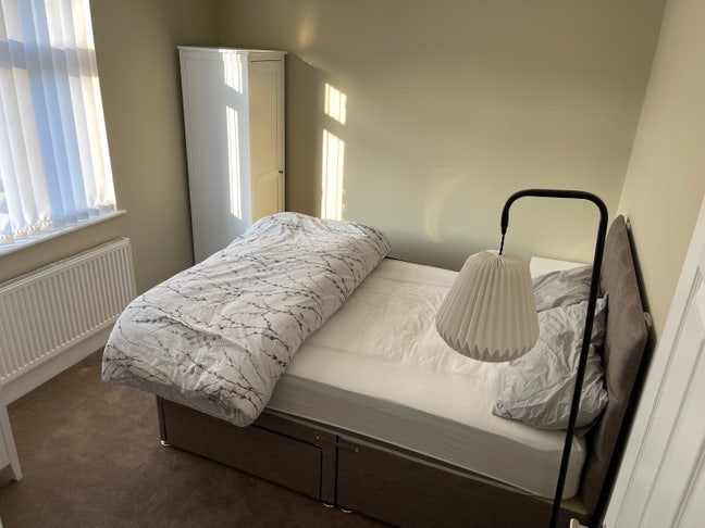 Large double en suite room Main Photo