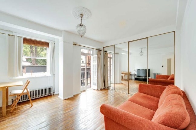 Studio Flat, Neville Court, NW8 Main Photo