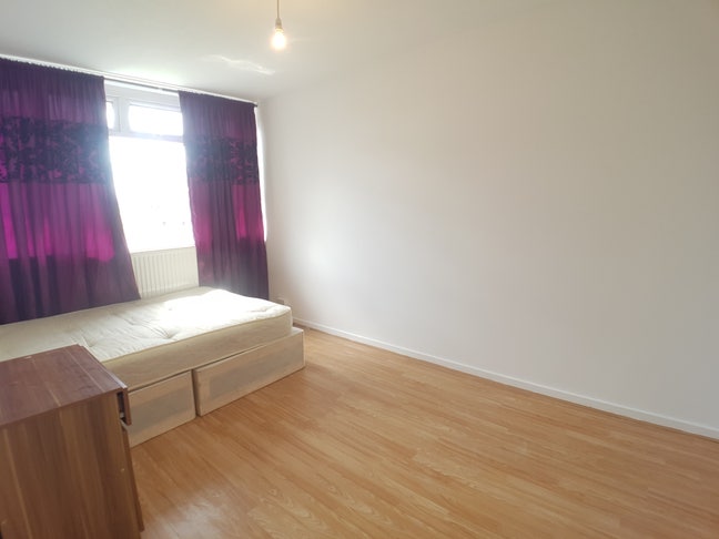 New XXXL Rooms+Balcony 2mins Aldgate St!! Main Photo