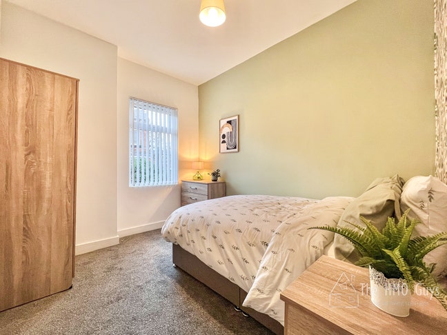 Brand New Rooms. Central Wigan Main Photo