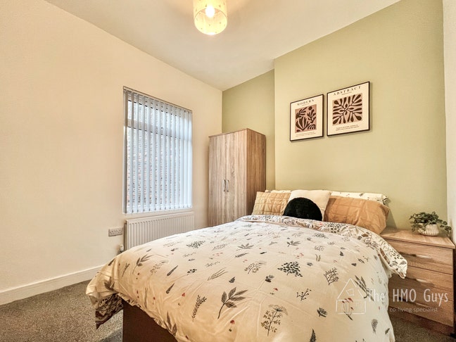 Brand New Rooms. Central Wigan Main Photo