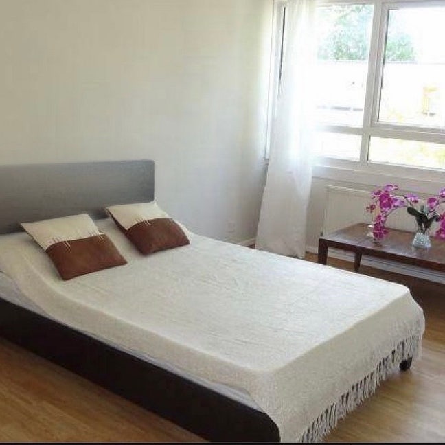 Bills  included 10 min walk to Stepney Green tube  Main Photo