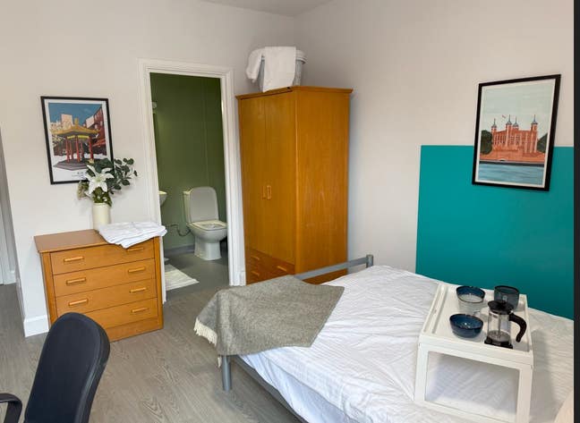 Students Only - Ensuite Room (Cricklewood)  Main Photo