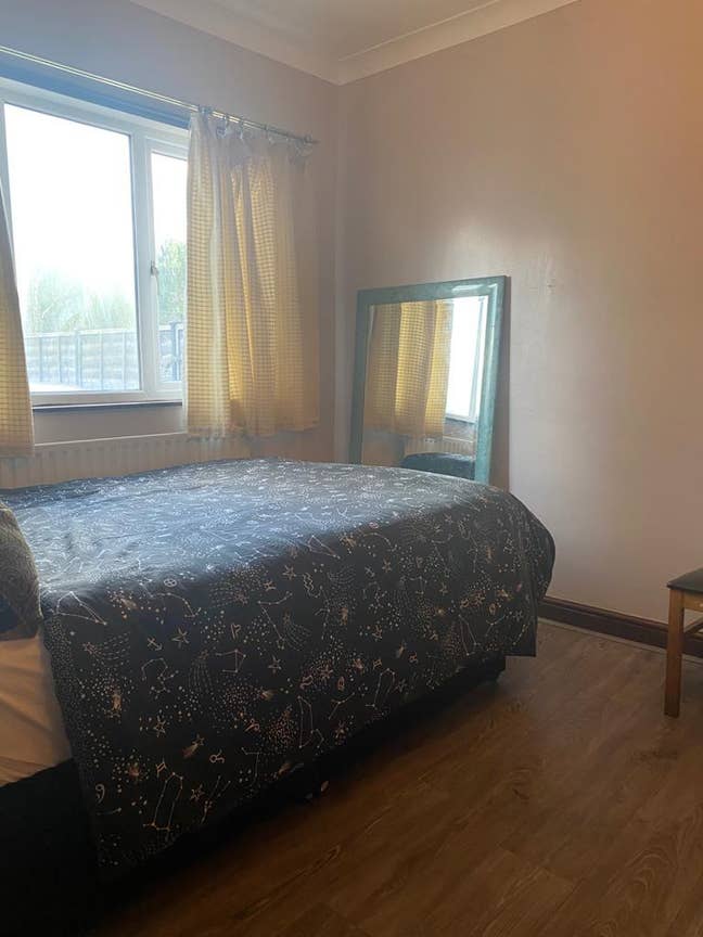 A large Double room available for rent  Main Photo