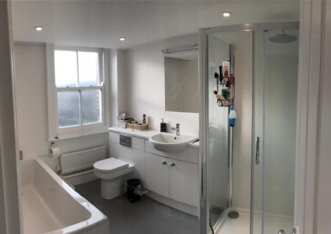 Top floor room available for rent  Main Photo