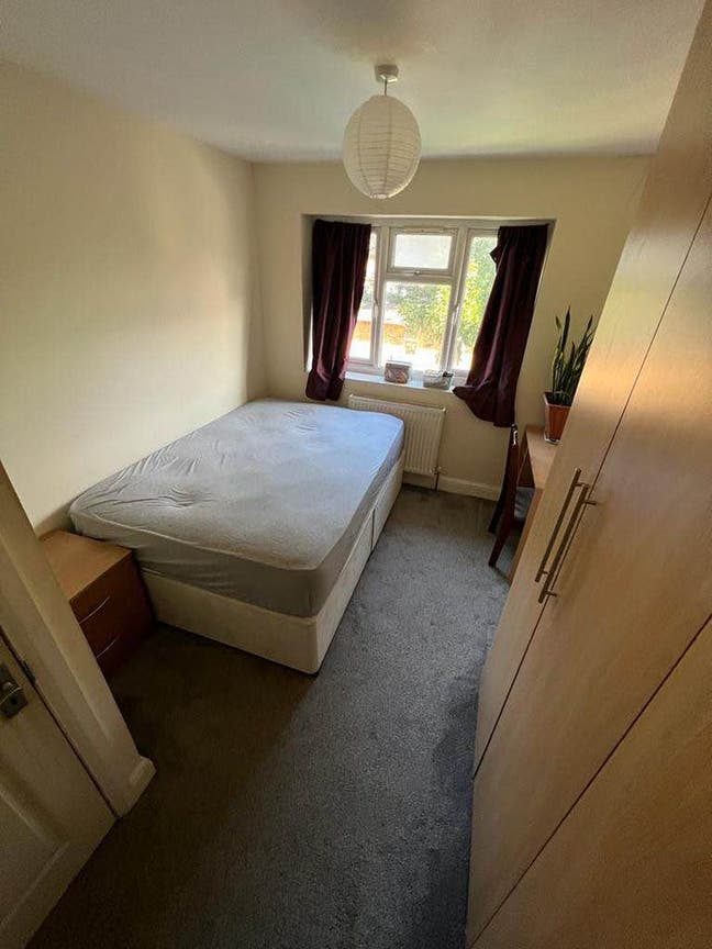 Large double room for rent Main Photo