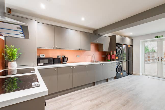 Modern House Share Near NNUH & UEA! Main Photo