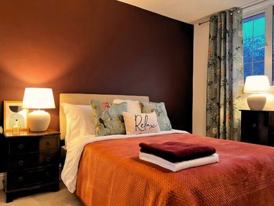 Boutique-Style Double Room in a Peaceful Home Main Photo