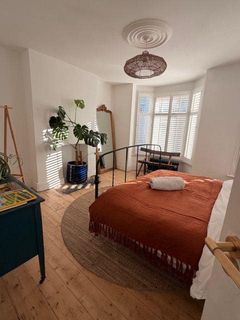 Large Double Room (Jan-March) Main Photo