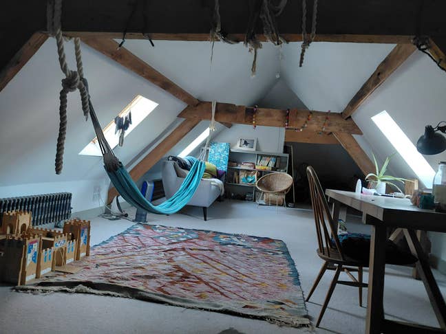 Beautiful top floor of a mews house, with ensuit.  Main Photo