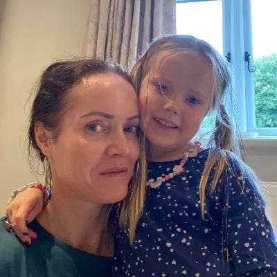 Professional Female seeks a single or double room Main Photo