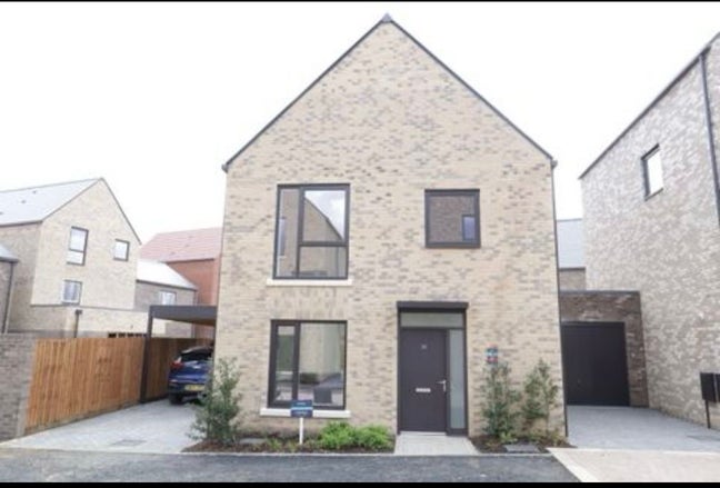 Spacious 3-Bed Detached House – Cambridge Main Photo