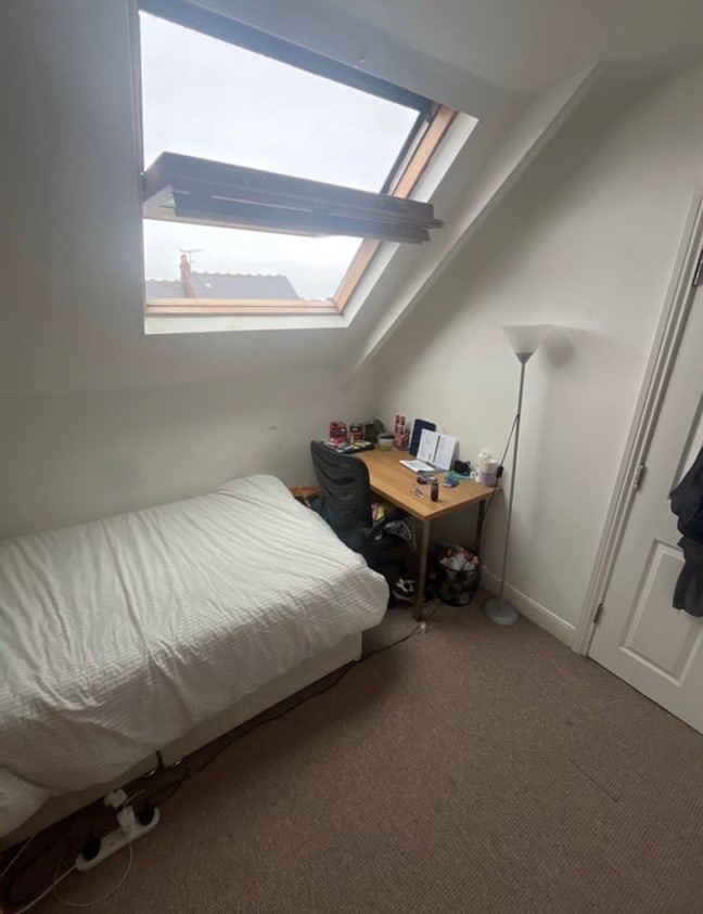Room in Heaton  Main Photo