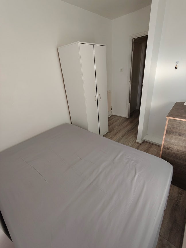 Double room in Stepney Green Main Photo