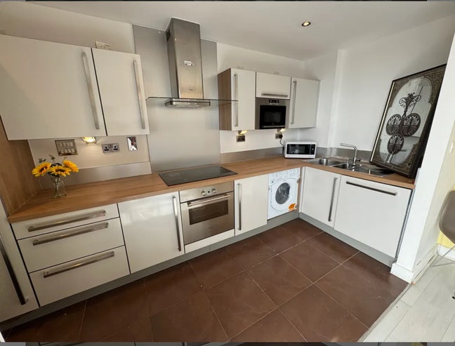 Double room in zone 2- £1000 all bills included  Main Photo