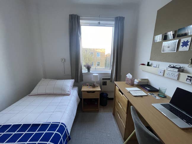 En Suite Single Room at Ewen Henderson Court Main Photo