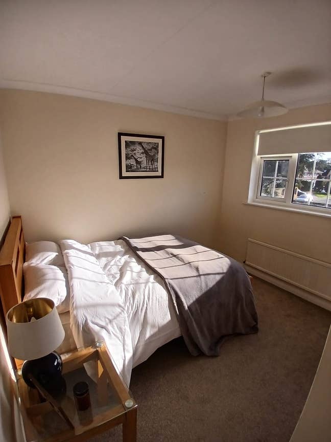 Double room + private bathroom | 10 mins to Train Main Photo