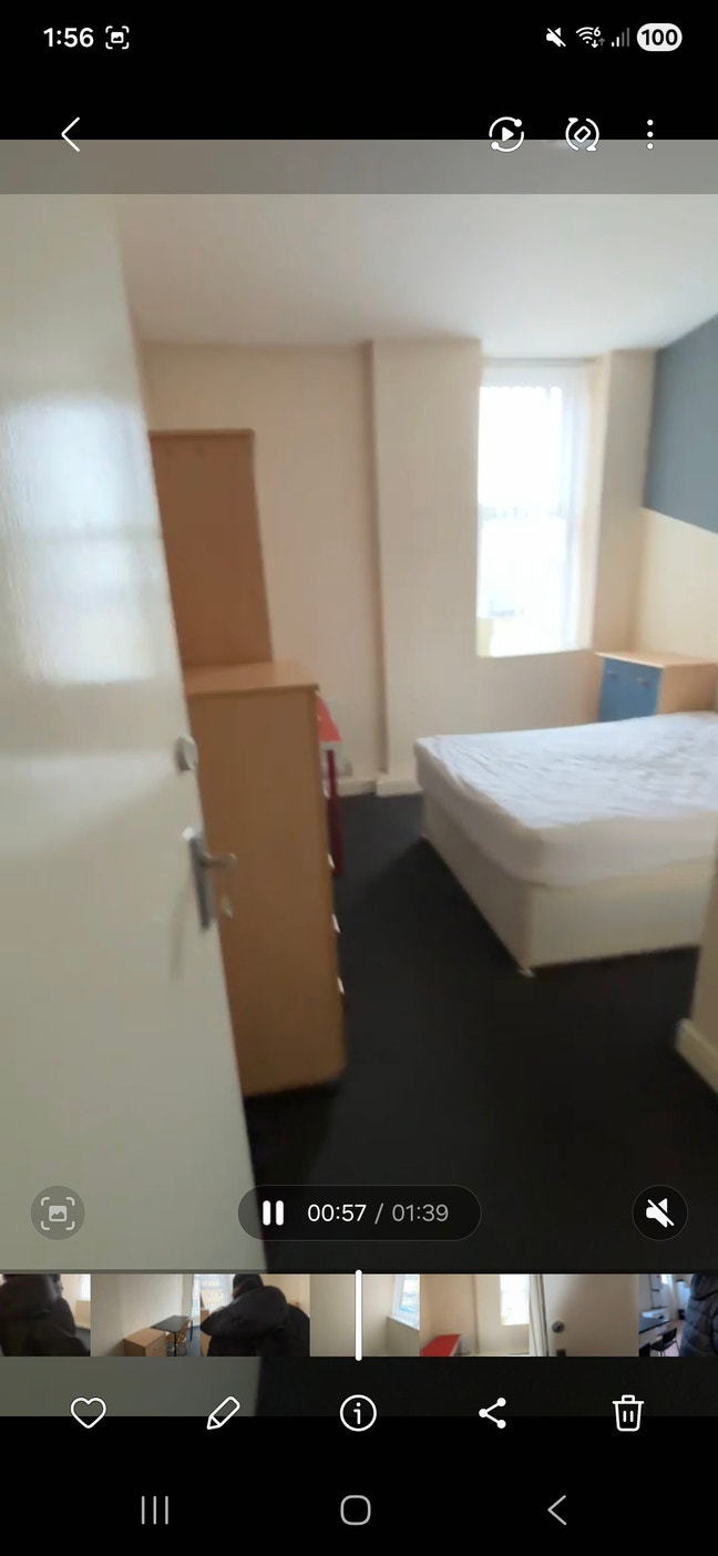 Double room available to rent  Main Photo