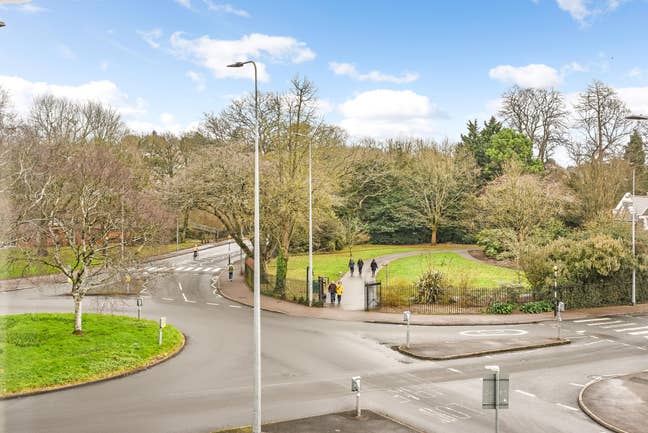 3 Double Rooms Available - All Bills Included Main Photo