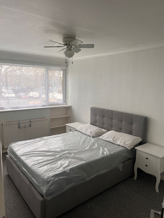 Clean and Comfortable Double Room – MK Bletchley Main Photo