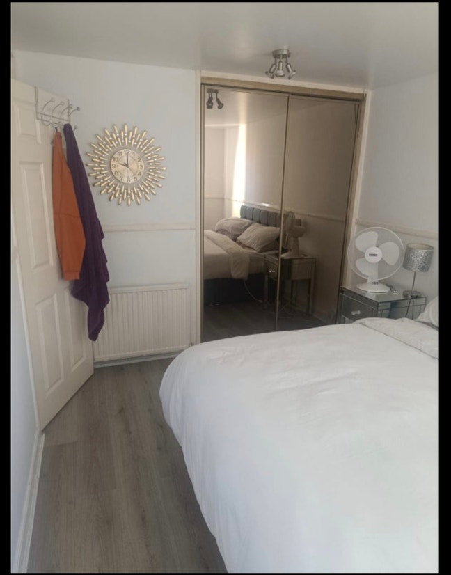 1 double bedroom available in Livingston area. Main Photo