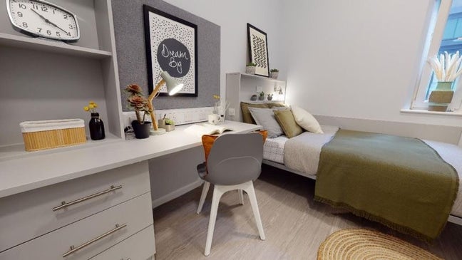 London Tenancy Takeover | iQ Will Wyatt Court | Main Photo