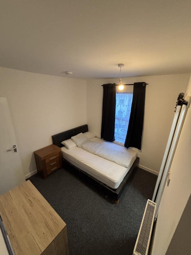 Double room available in town centre  Main Photo