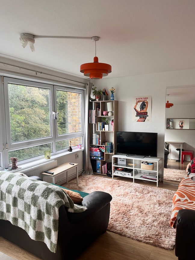 2 Rooms Sublet in Mile End Main Photo