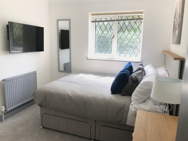 Beautiful Professional House Share  Main Photo