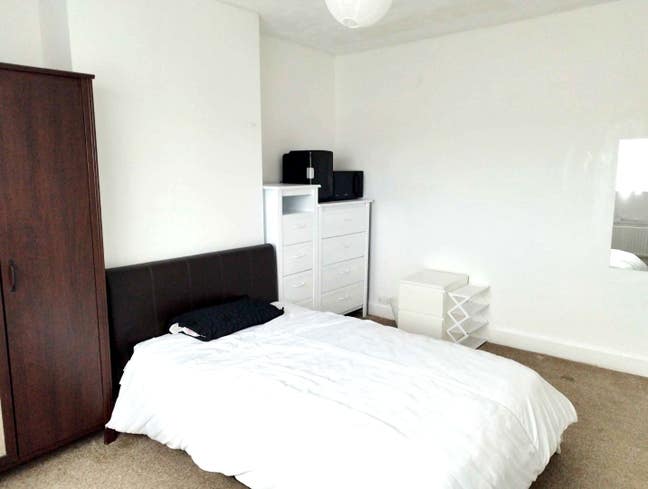 Spacious King-Size Room in North Harrow! Bills inc Main Photo