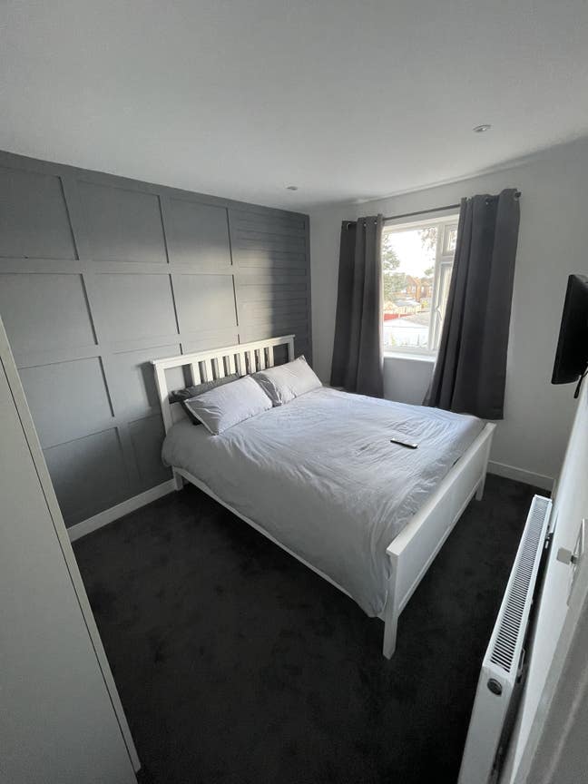 Mon - Friday only close to Airport, M1 & A505 Main Photo