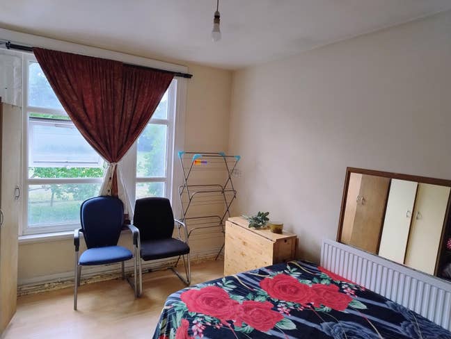Spacious room in Mile End (£725 per month) Main Photo