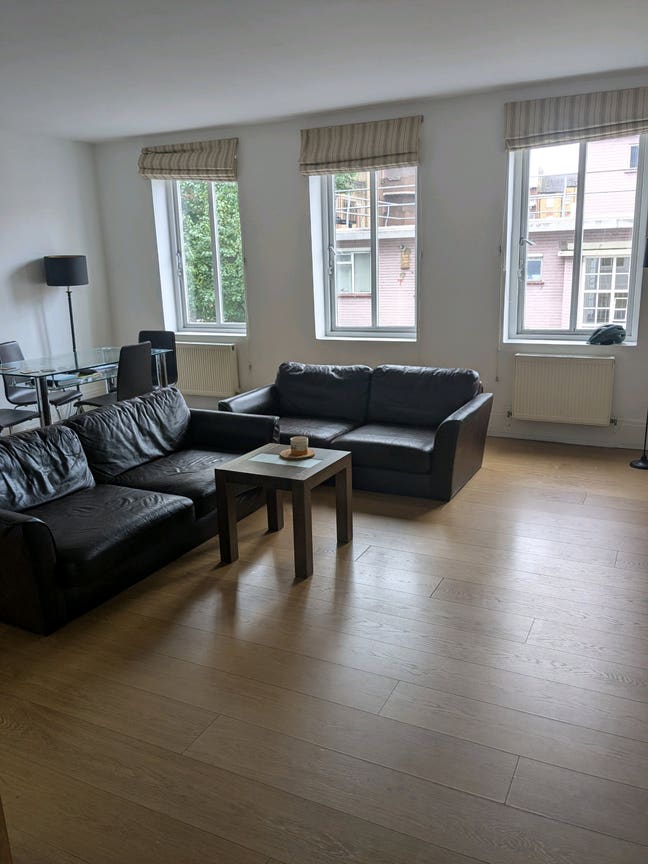 Short let: Lovely ensuite room in Holborn  Main Photo