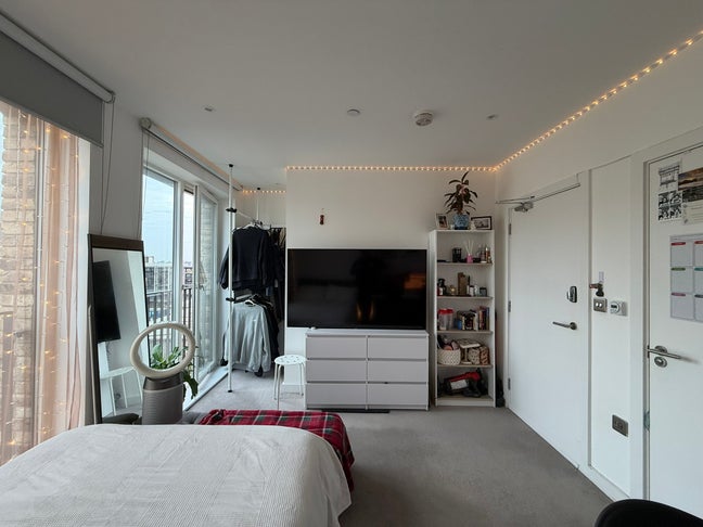 Large ensuite double room: Canada Water: bills inc Main Photo