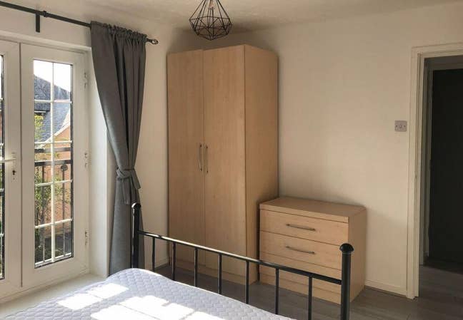 Beautifully presented furnished, one bedroom Main Photo