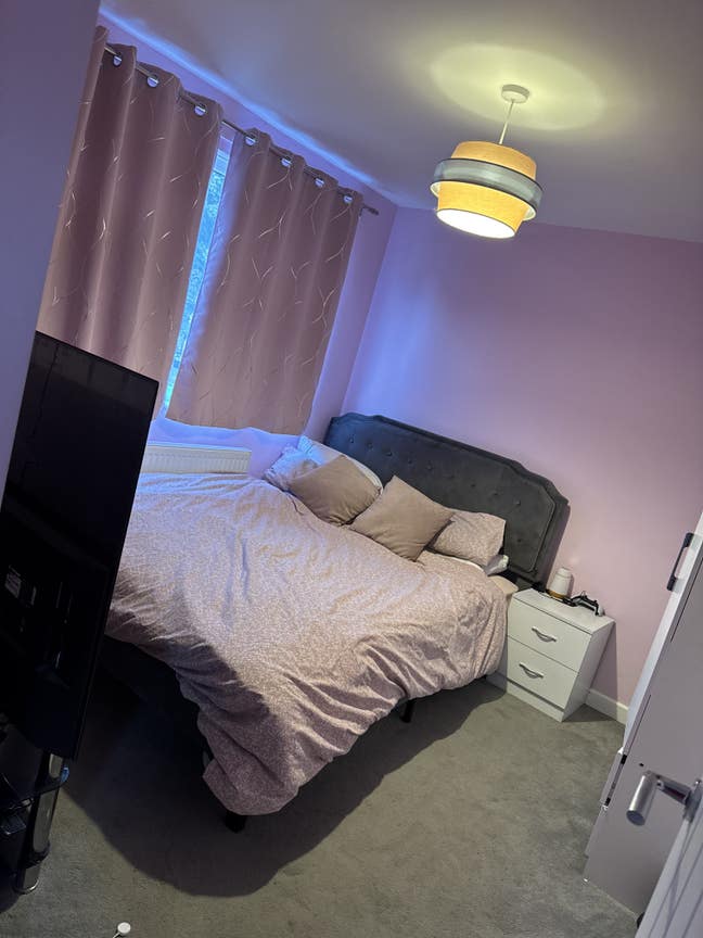 Double bedroom available  Main Photo