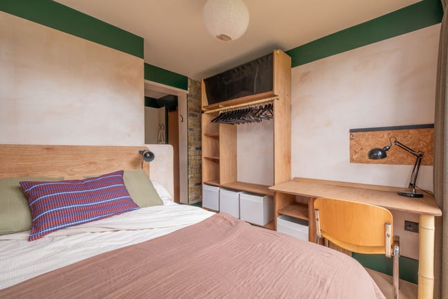 Bright En-Suite Rooms in our New Coliving House  Main Photo