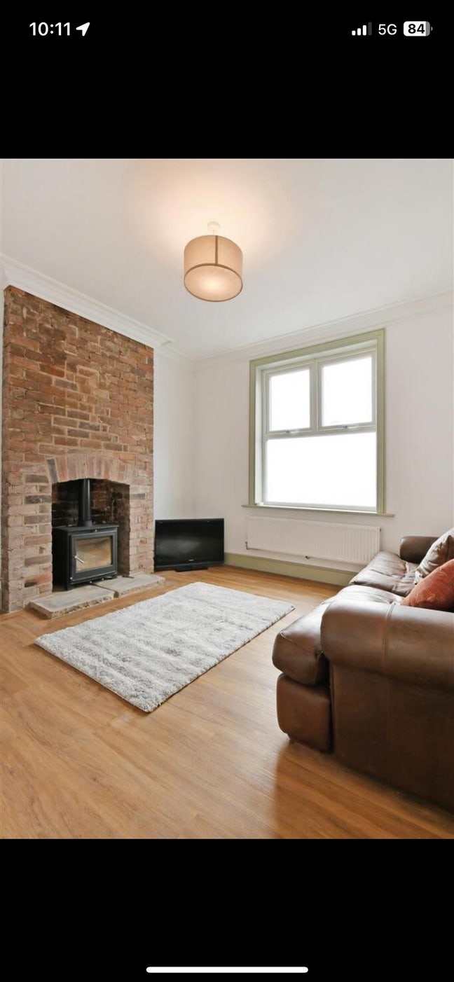 Lodger for large warm house Main Photo