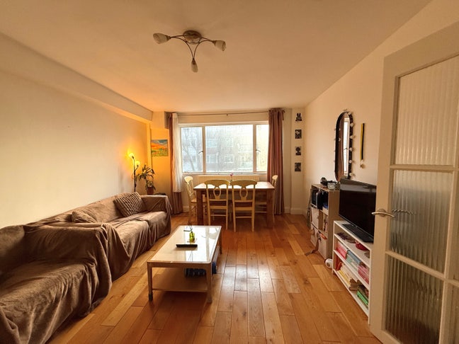 Double Room in 2-Bed Flat - West Hampstead Main Photo
