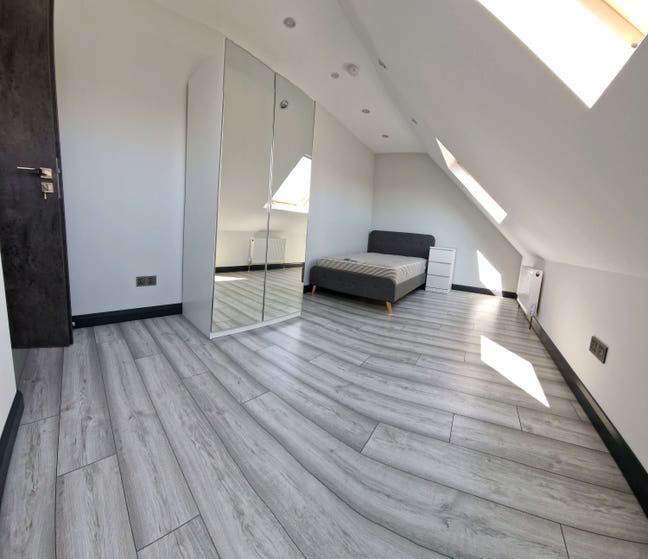 High end en-suit double room in Stonebrigde! Main Photo