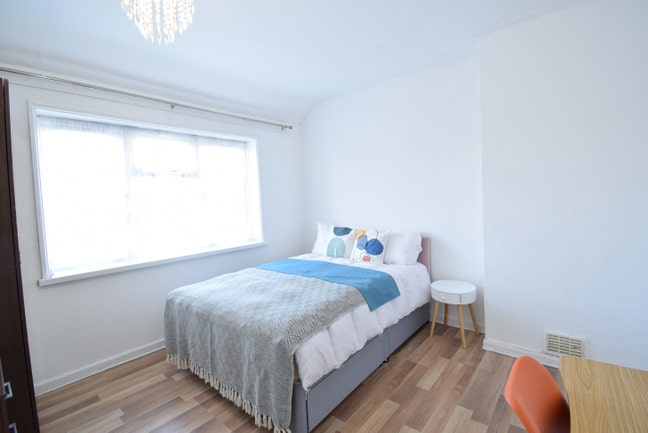 Cosy Room in Clean, Quiet Home! Main Photo