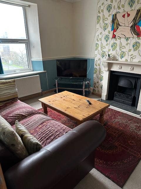 PL1 2-Bed – Short Term Let – Bills Included Main Photo
