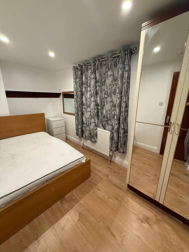 Double Room in Wood Green  Main Photo