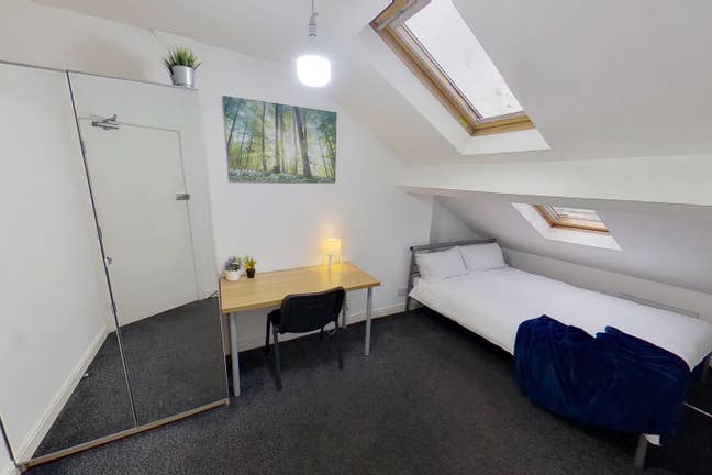 Double Room nr city centre with freeparking Main Photo