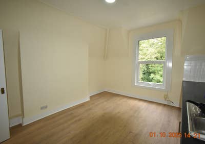 Studio Flat in Archway - Fully Furnished.  Main Photo