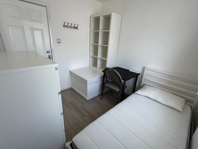 Spacious Single Room near the Trafford Centre Main Photo