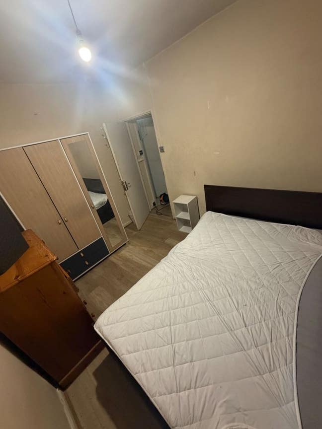 Spacious Double Room with All Bills Included – RM8 Main Photo